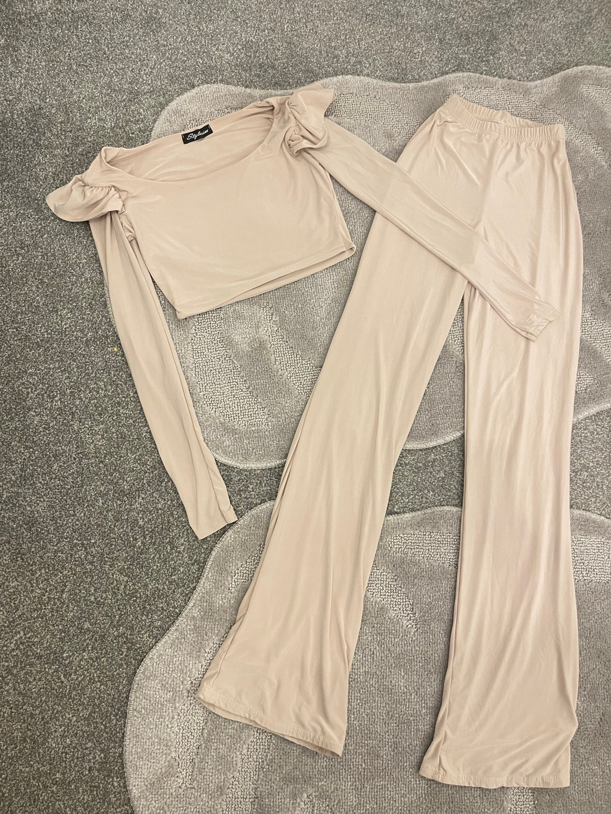 BEIGE FRILL SHOULDER LOUNGEWEAR SET