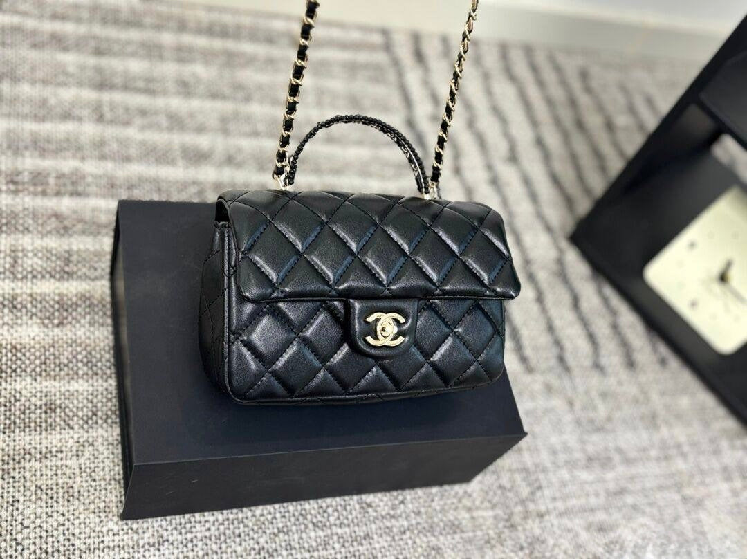 MEDIUM CC BAGS