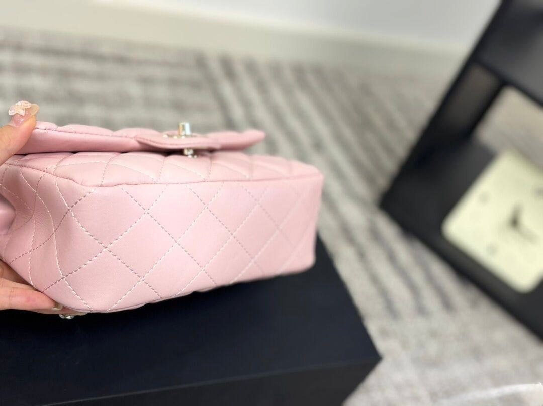 MEDIUM CC BAGS